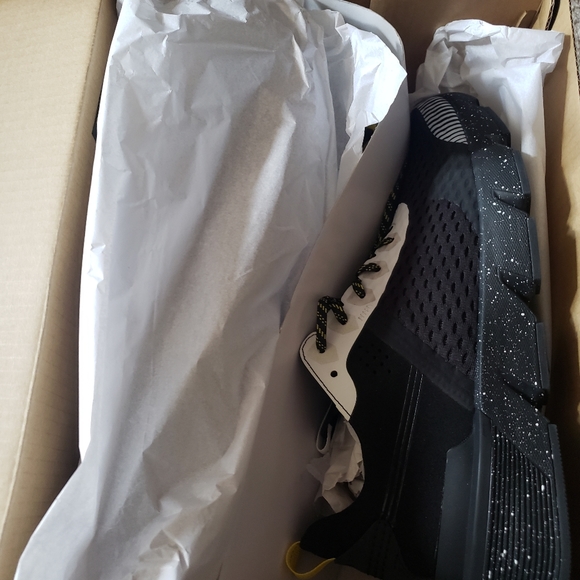 SOREL RUNNING SHOE - Picture 2 of 6